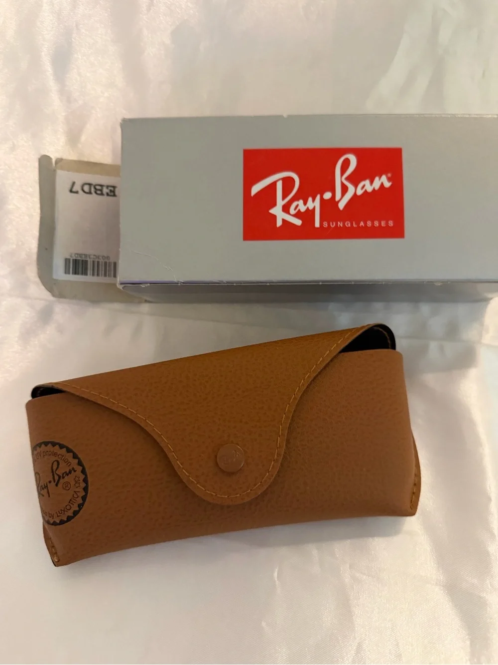 Ray-Ban Black Wayfarer Sunglasses with Dark Green Lenses ORB2132